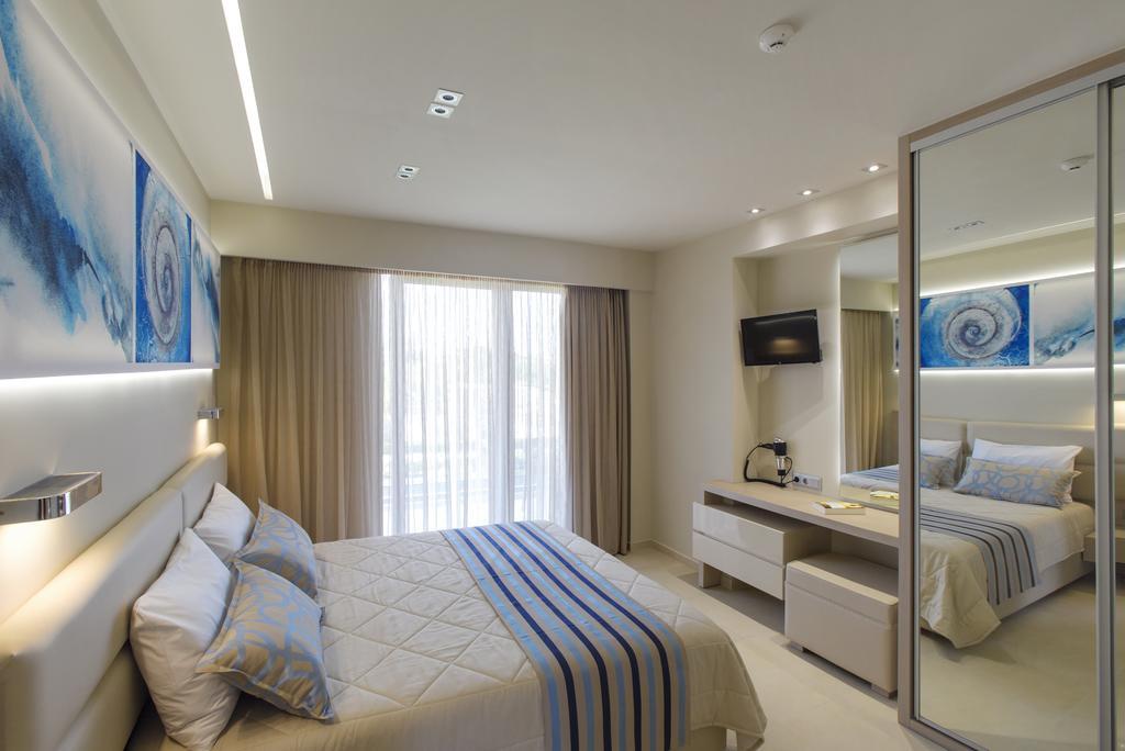 Marinos Beach Hotel พลาตาเนส ภายนอก รูปภาพ